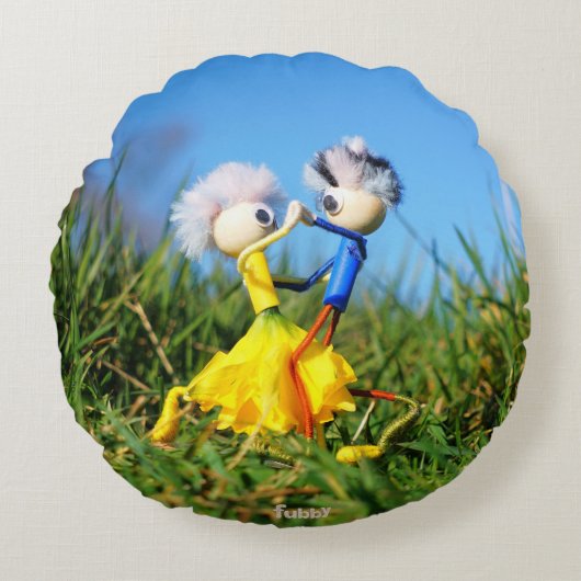 Fubby's die dansen in een narcissen jurk. rundes kissen (Vorderseite)