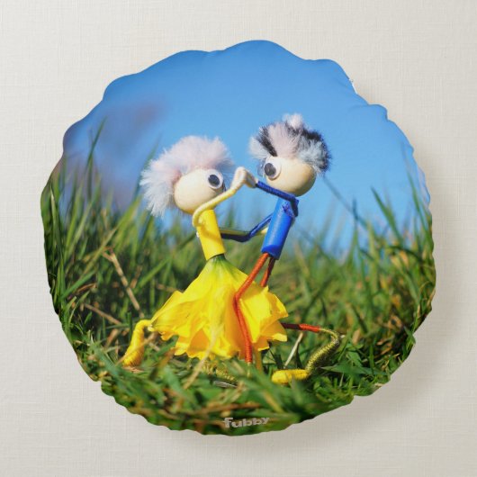 Fubby's die dansen in een narcissen jurk. rundes kissen (Rückseite)