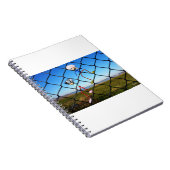 Fubby's die een hek beklimmen. notizblock (Rechte Seite)