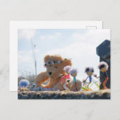 Fubby's die madeliefjes naar een Beer brengen. Postkarte (Vorne/Hinten)