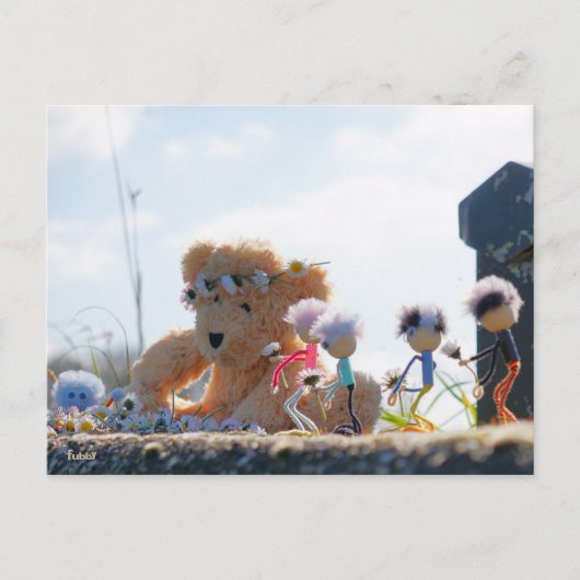Fubby's die madeliefjes naar een Beer brengen. Postkarte (Vorderseite)