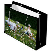 Fubby's die met vakantie kamperen. große geschenktüte (Vorderseite Schrägansicht)