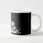 Fubby's in Kerstsfeer met Kerstdecoratie. Jumbo-Tasse (Rechts)