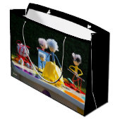 Fubby's met Tulpen jurk bij atelier. Große Geschenktüte (Rückseite Schrägansicht)