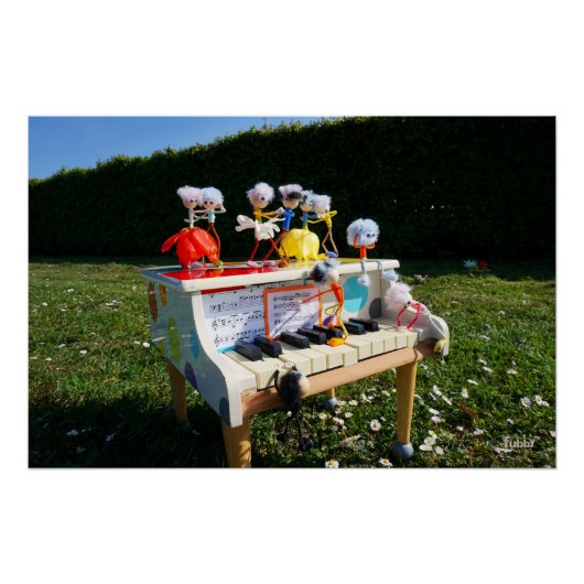 Fubby's op piano die muziek maken en dansen. poster (Vorderseite)