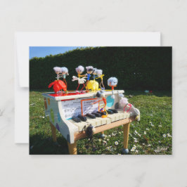 Fubby's op piano die muziek maken en dansen. postkarte
