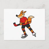 Fuchs beim Eishockey mit Eishockeyschläger Postkarte (Vorderseite)