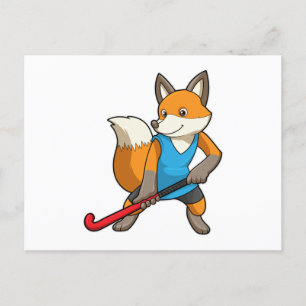 Fuchs beim Hockey mit Hockeyschläger Postkarte