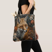 Fuchs in der Wildblume Tasche (Von Nahem)