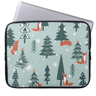 Füchse, Tannen, Winter, bunte Muster Laptopschutzhülle