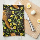 Füchse und Buttercups auf schwarz Geschirrtuch (Viertel Falte)