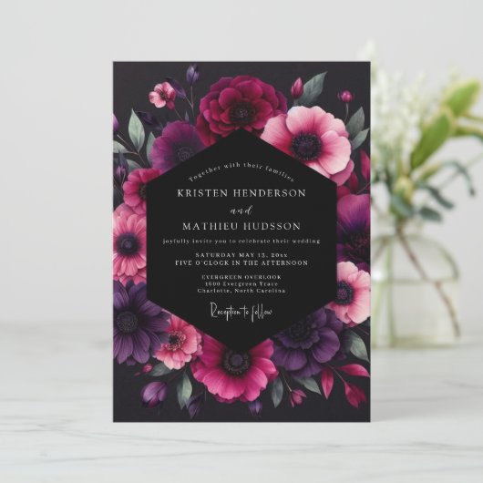 Fuchsia Dramatic Anemone Wedding Einladung (Stehend Vorderseite)