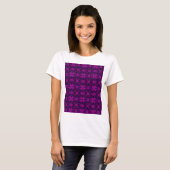Fuchsia Geotech: A Vibrant Abstract Geometric Text T-Shirt (Vorne ganz)