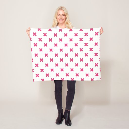 Fuchsia-Kreuzstiche auf weiß Fleecedecke (Beispiel)