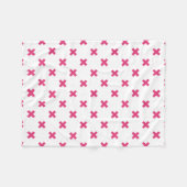 Fuchsia-Kreuzstiche auf weiß Fleecedecke (Vorderseite (Horizontal))
