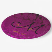 Fuchsia Pink Gold Black Elegant Wedding Monogram Pappteller (Schrägansicht)
