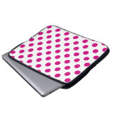 Fuchsia polka dots laptopschutzhülle (Vorne Knopf)
