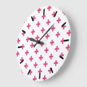 Fuchsia polka kreuzt weiß große wanduhr (Winkel)