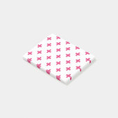 Fuchsia polka kreuzt weiß post-it klebezettel (angewinkelt)