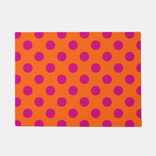 Fuchsia-Polka-Punkte auf Orange Fußmatte (Vorderseite)