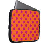 Fuchsia-Polka-Punkte auf Orange Laptopschutzhülle (Vorne Rechts)