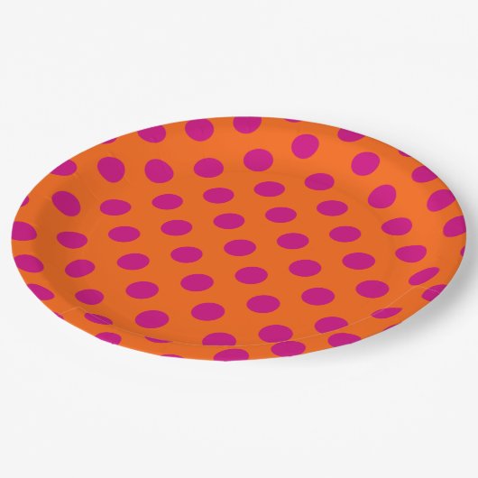 Fuchsia-Polka-Punkte auf Orange Pappteller (Schrägansicht)