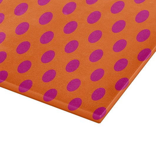 Fuchsia-Polka-Punkte auf Orange Schneidebrett (Ecke)