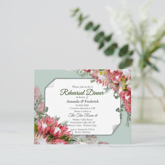 Fuchsia Protea's - Grüntöne & Gold Probe Dinner Einladung (Stehend Vorderseite)