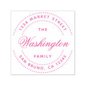 Fuchsia-Script-Familienname | Runde Rücksendeadres Permastempel (Design)