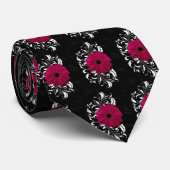 Fuchsia Scroll Gerbera Daisy w/Black and White Krawatte (Gerollt)