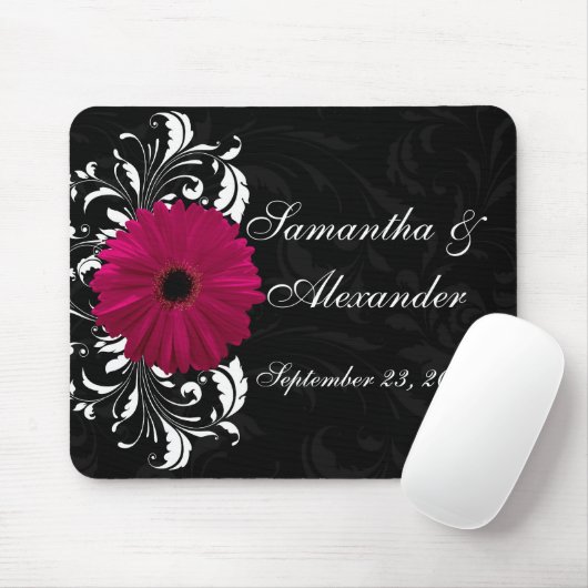 Fuchsia Scroll Gerbera Daisy w/Black and White Mousepad (Mit Mouse)