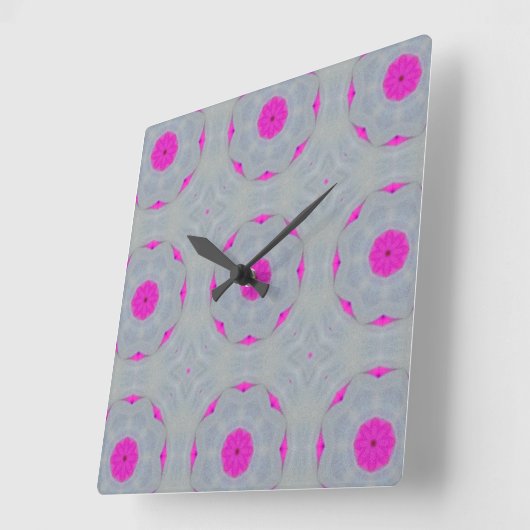 "Fuchsia Whisper" Wall Clock Quadratische Wanduhr (Winkel)