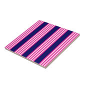 Fuchsien und weiße fünf Streifen mit blauem Muster Fliese (Seite)