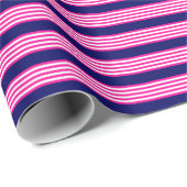 Fuchsien und weiße fünf Streifen mit blauem Muster Geschenkpapier (Rolleneckpunkt)
