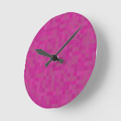 Fuchsienrosa Mosaikpixel  Runde Wanduhr (Winkel)