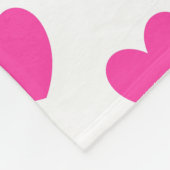 Fuchsienrosa Polka-Herzen auf weiß Fleecedecke (Ecke)