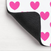 Fuchsienrosa Polka-Herzen auf weiß Mousepad (Ecke)