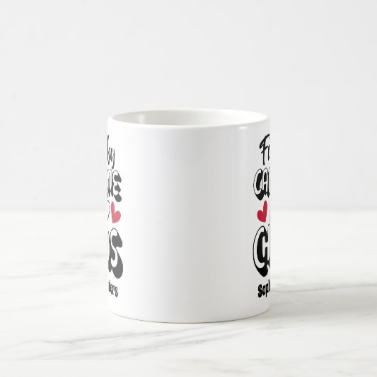 Fueled by Caffeine and Chaos Funny Coffee Lovers Kaffeetasse (Mittel)