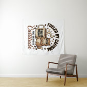Fueled by Caffeine and Serious Cattitude Funny Cat Wandteppich (Beispiel (Horizontal))