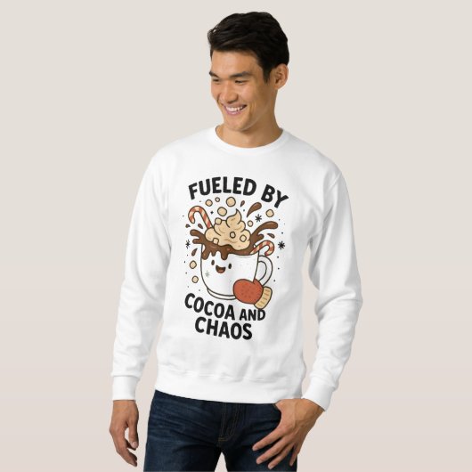 Fueled by Cocoa and Chaos – Funny Christmas Sweatshirt (Vorne ganz)