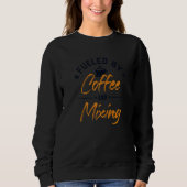 Fueled by Coffee and Mixing Bartender Mixologist B Sweatshirt (Vorderseite)