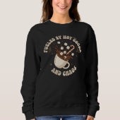 Fueled by Hot Cocoa and Chaos Funny Christmas Sweatshirt (Vorderseite)