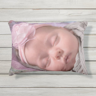 Fügen Sie das Foto Ihres Babys diesem süßen rosa K Kissen Für Draußen