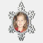Fügen Sie dem Foto Ihres Kindes hinzu Schneeflocken Zinn-Ornament (Rechts)