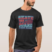 Fügen Sie den Namen Text Skateboard SK8 USA Flag R T-Shirt (Vorderseite)
