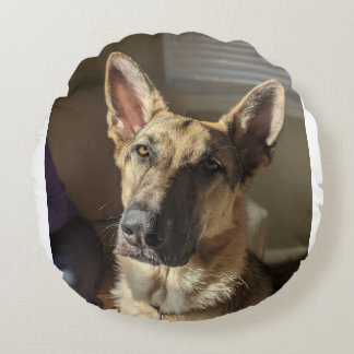 Fügen Sie diesem Kopfkissen ein Bild hinzu Rundes Kissen