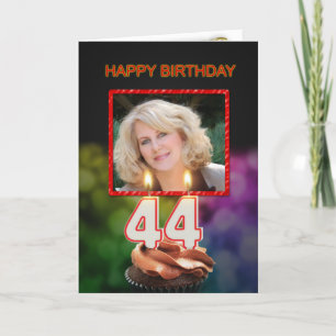 Fügen Sie ein Bild, 44. Geburtstag mit Kuchen und Karte