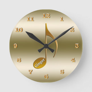 Fügen Sie elegante GoldNamensMusiknote | für Runde Wanduhr