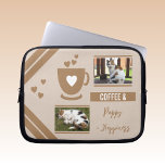 Fügen Sie Fotos Kaffeeliebhaber braun beige Laptopschutzhülle<br><div class="desc">Idee der Laptop-Hülle Tier- und Kaffeeliebhaber. Ersetzen Sie die 2 Fotos durch Ihr eigenes und fügen Sie einen Namen hinzu. Braun und Beige.</div>