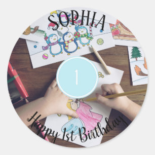 Fügen Sie Ihr eigenes Foto 1 Geburtstagsnamenstick Runder Aufkleber